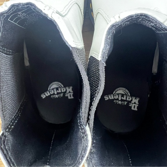 Dr. Martens 2976 Smooth Leather Platform Chelsea Boots - Picture 8 of 9